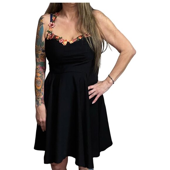 Sz.0X*SHEIN*Black Floral-Embroidered Smocked Mini Dress - Picture 1 of 9